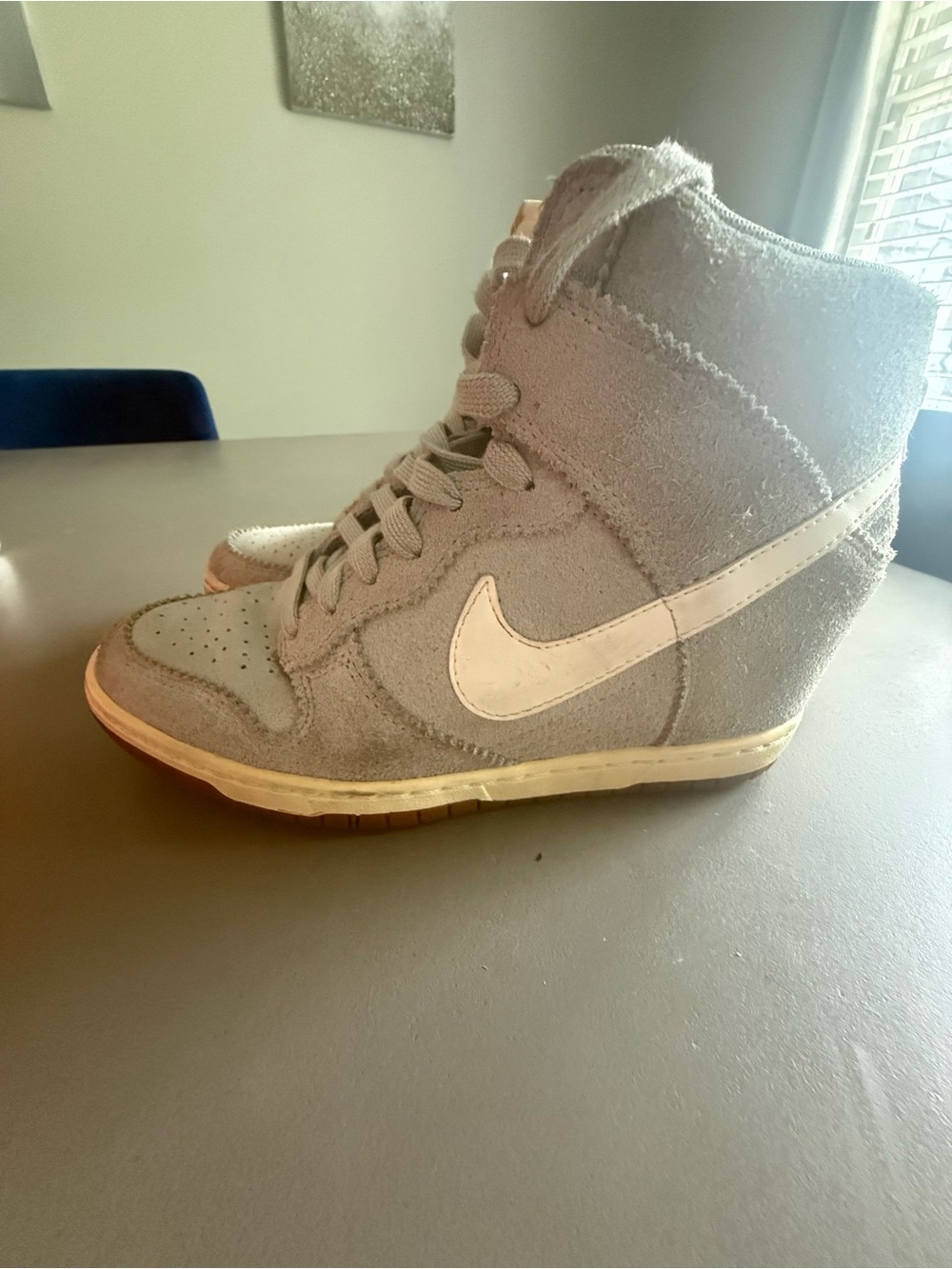 Nike Women’s Light Gray Suede Wedge Dunk Sky Hi High-Top Sneakers w/White Swoosh - Picture 3 of 9